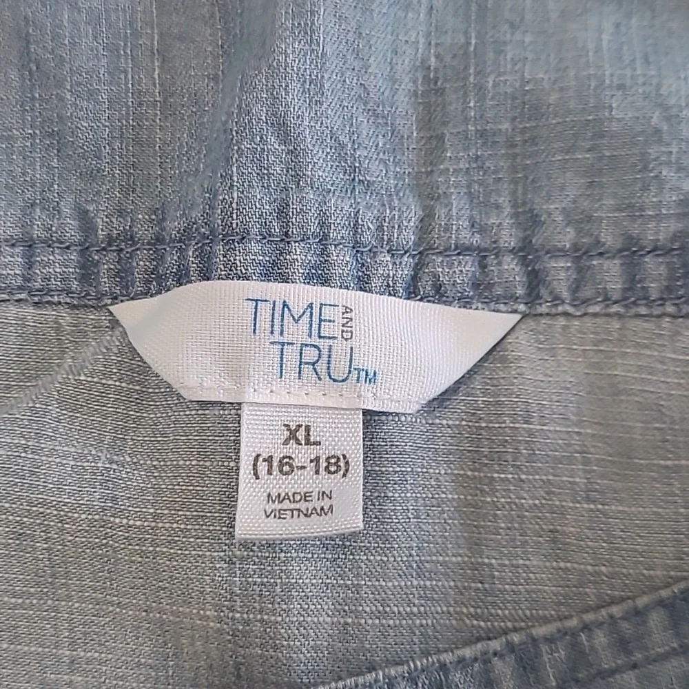NWT Time and Tru Light Blue Chambray Blouse with Square Neck size XL (16-18) - Picture 3 of 8